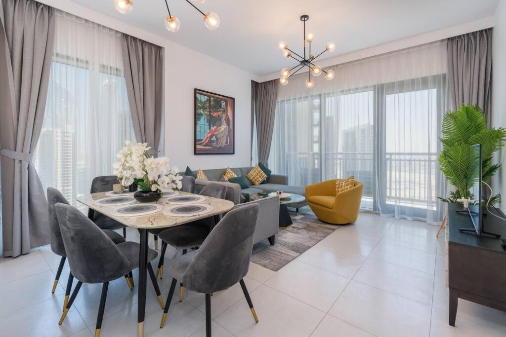 Luxury 2bedroom Creek Balcony & Views *