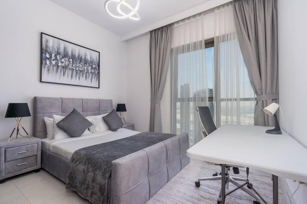 Luxury 2bedroom Creek Balcony & Views Apartment Dubai