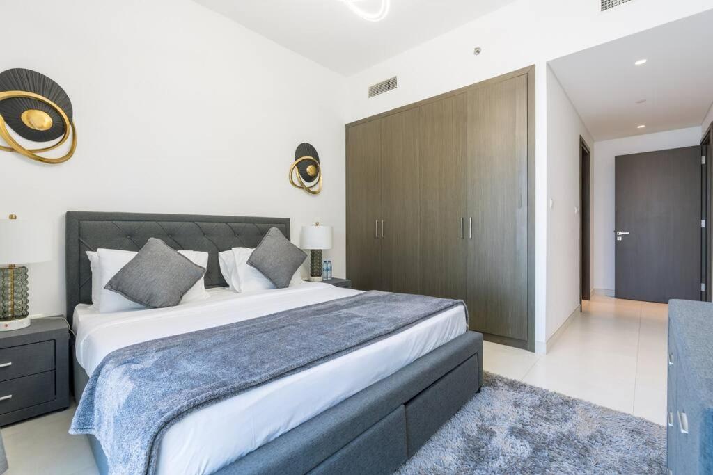 Luxury 2bedroom Creek Balcony & Views Dubai