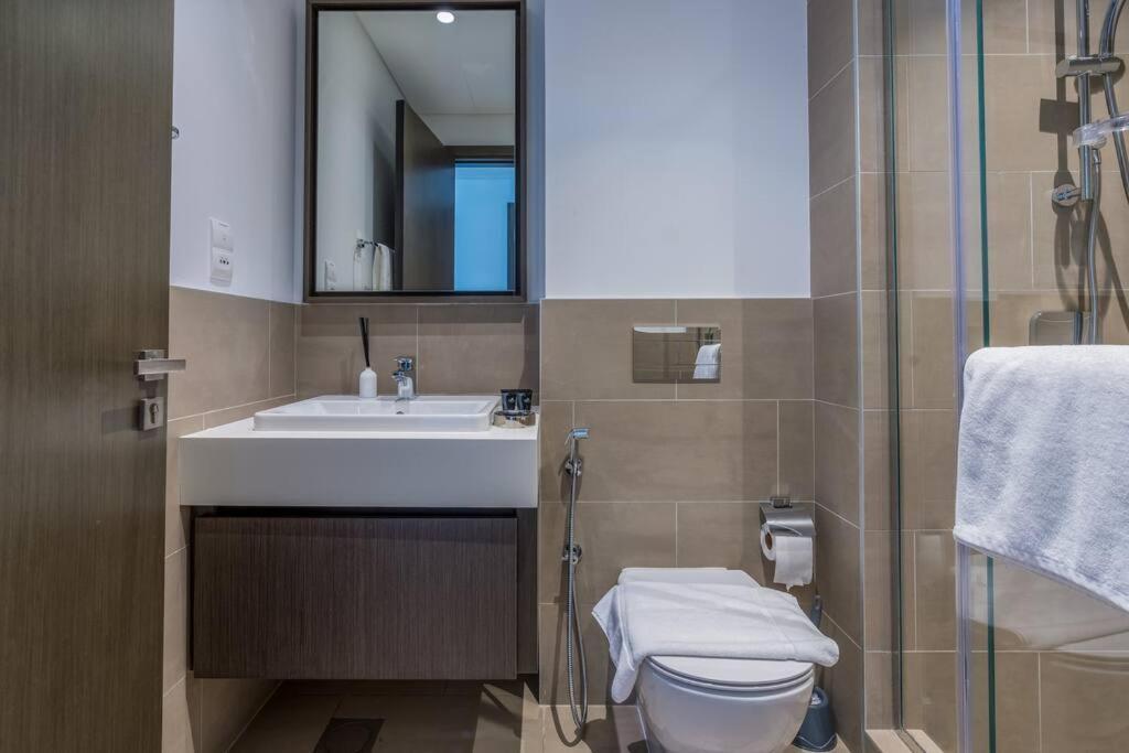 Luxury 2bedroom Creek Balcony & Views Apartment *